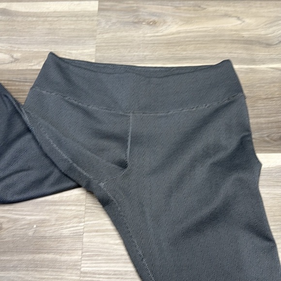 Nike gray athletic leggings size medium - Picture 5 of 10